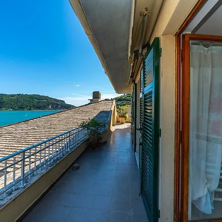 Royal Terrace Apartman *